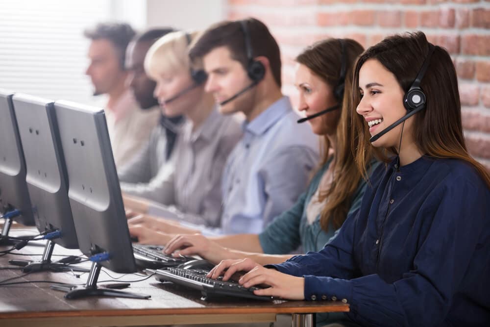 Imagem de operadores de telemarketing